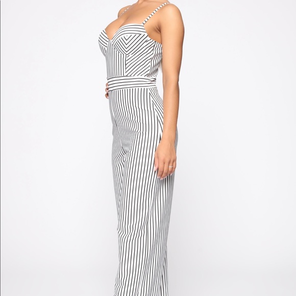 FASHION NOVA JUMPSUIT NWOT - Picture 3 of 10